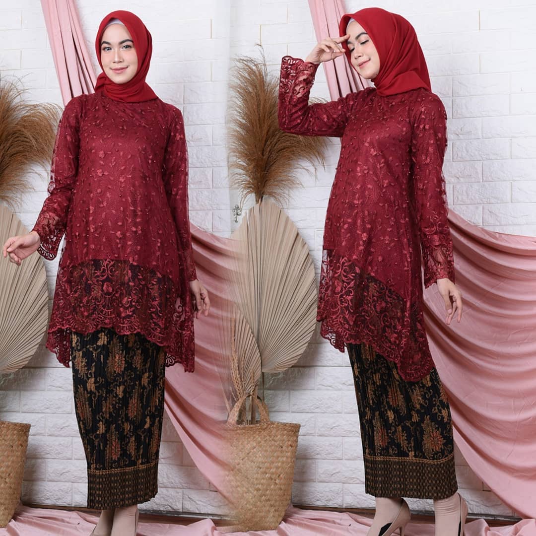 Model Tunik Brokat Terbaik 2020 Desai Mewah Dan Modern ...
