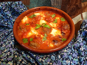 meatballs in tomato sauce, comfort food, Italian recipes