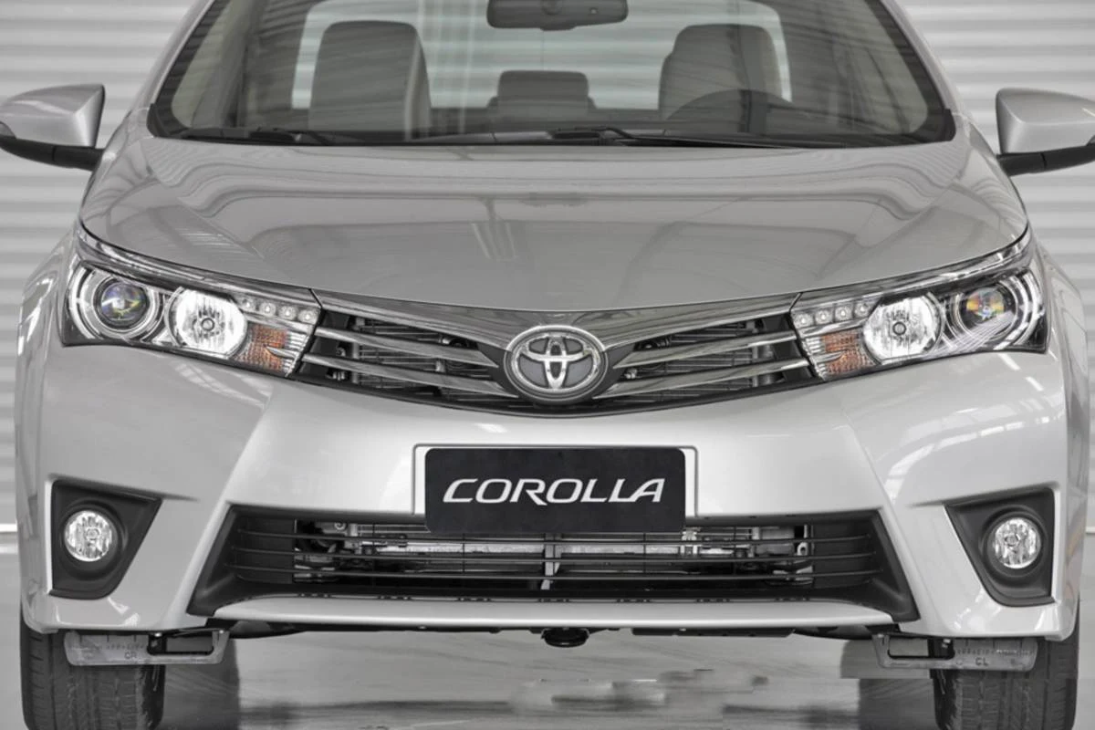 Novo Corolla 2015 Altis Prata