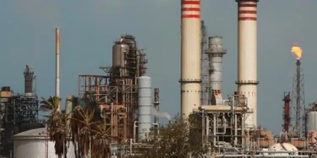 Todas las refinerías de Pdvsa producen gasolina por primera vez en seis años
