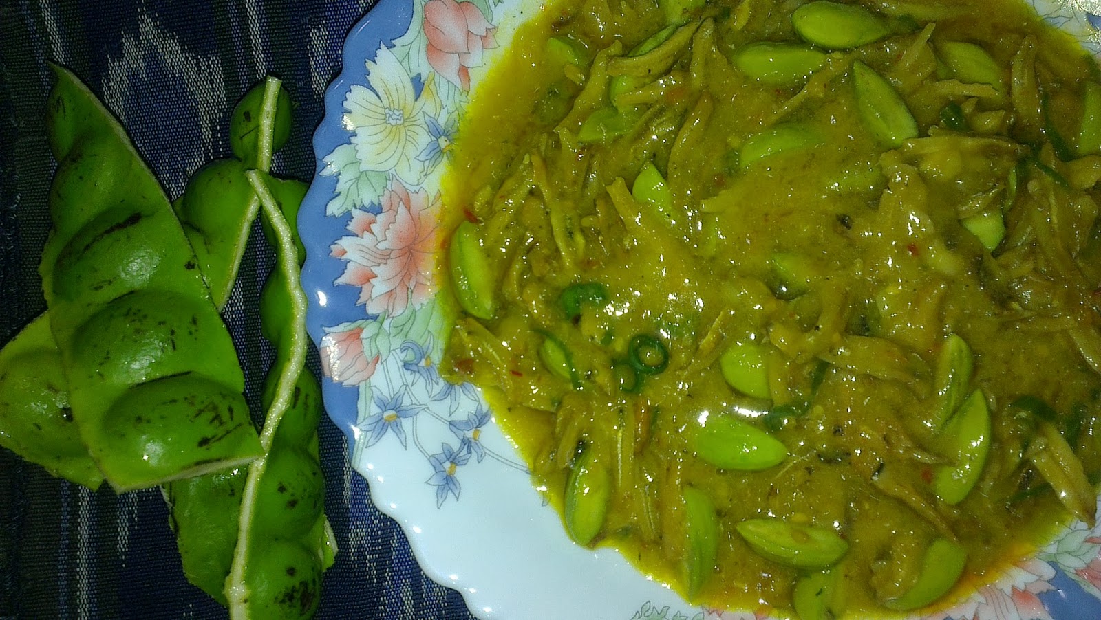 CAHAYA HIDUPKU: Sambal Tempoyak Ikan Bilis Petai