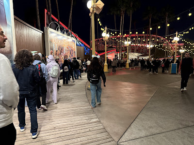 Long Single Rider line for Incredicoaster!