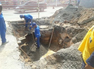 Obra da Embasa na Travessa Basílio de Magalhães continua após embargo desfeito