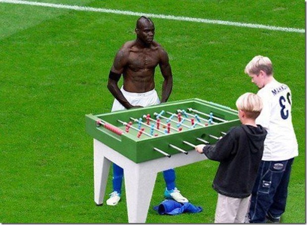 Mario-Balotelli-shopped8