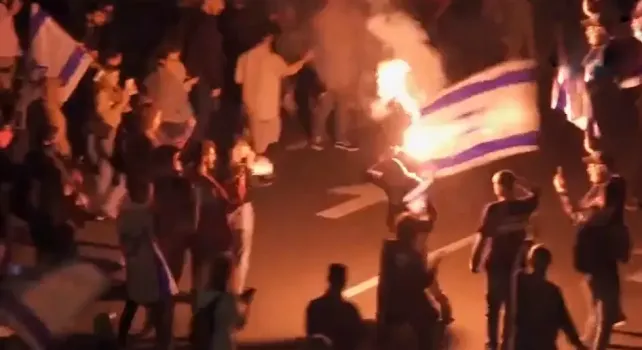 شاهد: موجة احتجاجات ضخمة تجتاح إسرائيل