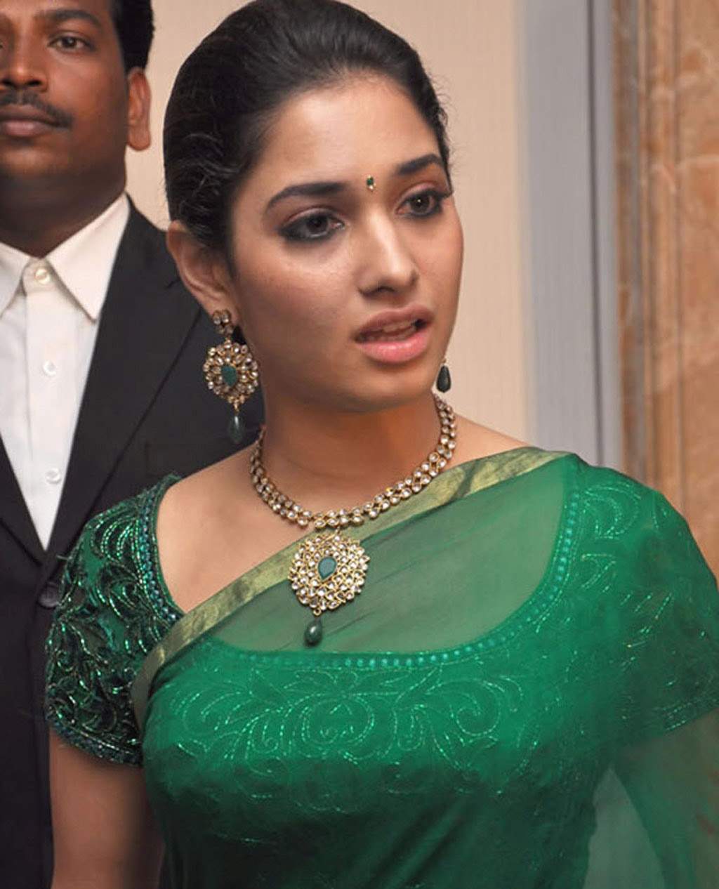 Tamil Actress In Saree - Pic - Tamil Actress In Saree - Hot Pics