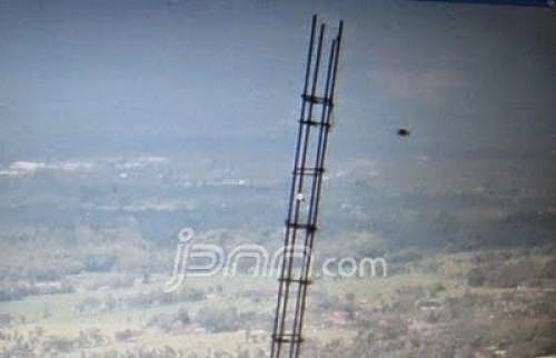 Benda Asing Disinyalir Ufo Tertangkap Kamera Warga Di Kalasan Sleman