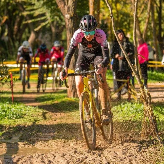 Raúl López conquista Alapardo reventando la carrera desde su comienzo