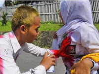 Ternyata Ini Asal Muasal Budaya Coret-Coret Seragam Sekolah Saat Kelulusan! Budaya Kebebasan Yang Kebablasan..!