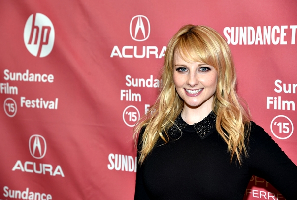 Melissa Rauch en la premiere de The Bronze