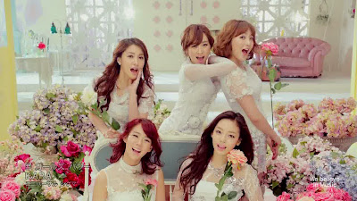 Kara-Girlband-Flowers-3D-HD-Korea-Wallpapers