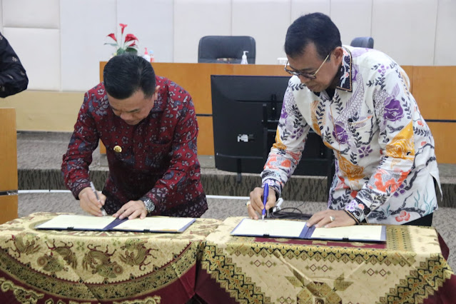 Gubernur Al Haris Teken MoU dengan Universitas Negeri Padang Tingkatkan SDM