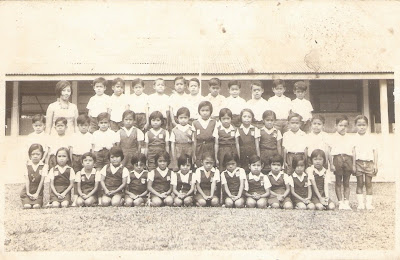 BANGKIT SENYUM: DARJAH 1 1971