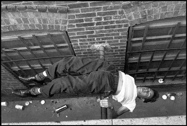 Black and White Photos of Teenage Gangs of New York City ...