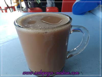 layan teh tarik panas-panas