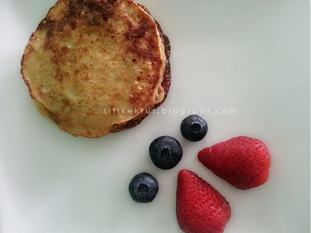 RESEPI : SIMPLE BANANA PANCAKES  Siti Kektus