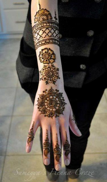 Latest Eid Hand Mehandi Design Catalog 2012