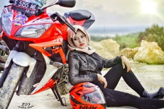 Foto Model Cantik R15 prewedding-Prewweding Dengan Yamaha 