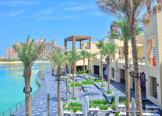 The Pointe Dubai promenade