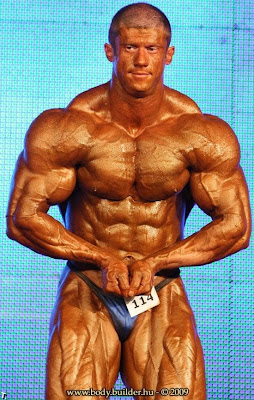 Amazing male and female bodybuilders Seen On www.coolpicturegallery.net