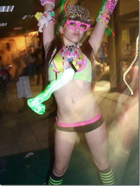 raver-girls-molly-13