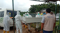 Satgas Covid-19 Kota Bandarlampung Laksanakan Prosesi Pemakaman Jenazah Warga di TPU BTN 3 Gunung Sulah
