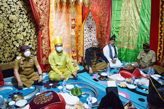 RITUAL ADAT TOLAK BALA BAKAUA - IKSB SANGGAU