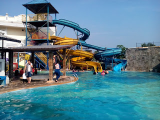 kolam renang water park cibinong