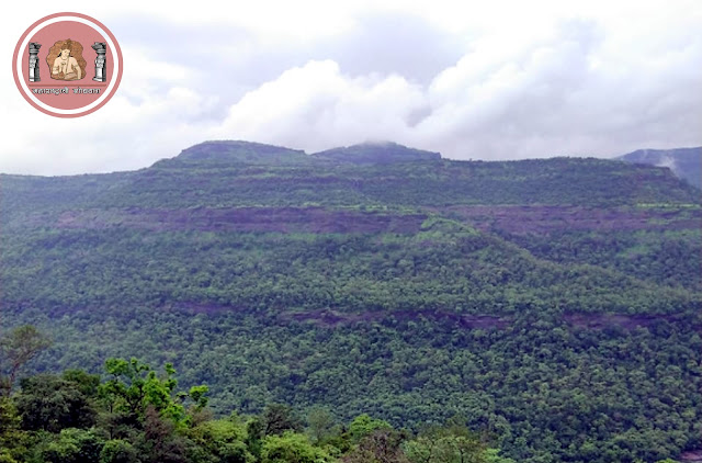 पळसधरीजवळील 'गंभीरनाथाची गुहा' 