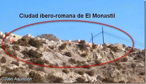 Ciudad ibero-romana de El Monastil - vista desde la carretera