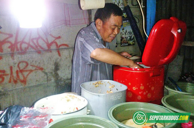 Warung Makan Pak De Ripto Rendeng Kudus