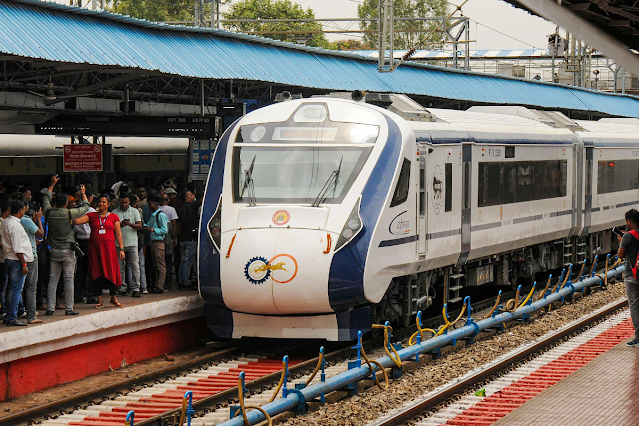 Vande Bharat Train: पूर्वांचल को मिलेगा वंदेभारत का तोहफा, गोरखपुर, बस्ती और अयोध्या समेत इन स्टेशनों से गुजरेगी नई वंदे भारत