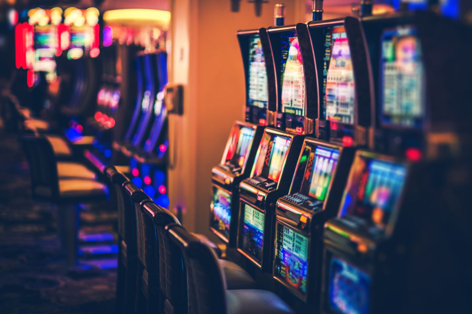 Selecting the right slot machine to play can significantly impact your chances of winning and enhance your overall gaming experience.