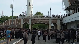 Warga Air Bangis dari Masjid Raya Sumbar di Bubarkan Paksa Oleh Polisi