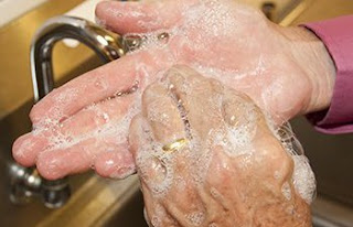 FDA bans some antibacterial chemicals in soaps,Food and Drug Administration , Anti- microbial soap , antibiotic