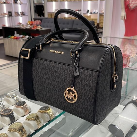 ladies bags: michael kors bags