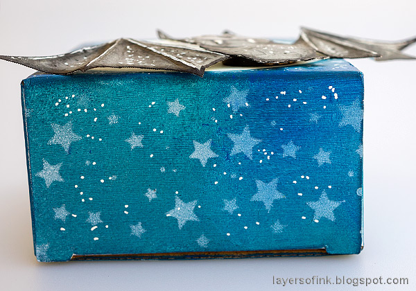Layers of ink - Bat Magnet and Moon Gift Box Tutorial by Anna-Karin Evaldsson