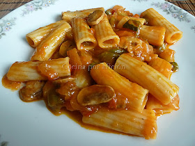 tortiglioni con pisto y  champiñones