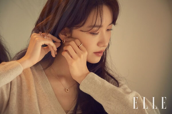 SNSD YoonA ELLE magazine