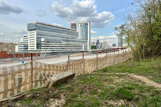 строящийся Северный дублёр Кутузовского проспекта, бизнес-центр «Парк Победы»