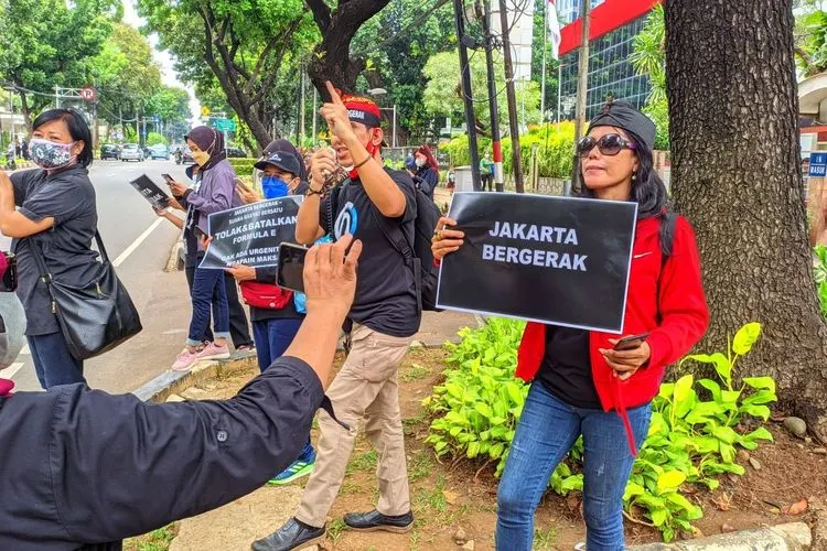 Sebut Peserta Demo Formula E di KPK Plonga-Plongo, Aktivis Jakarta: Mereka Dibayar Rp100 Ribu