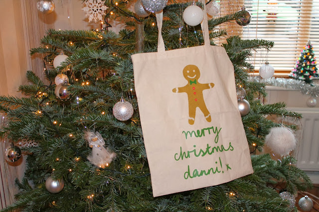 Gingerbread Man Presents Tote Bag