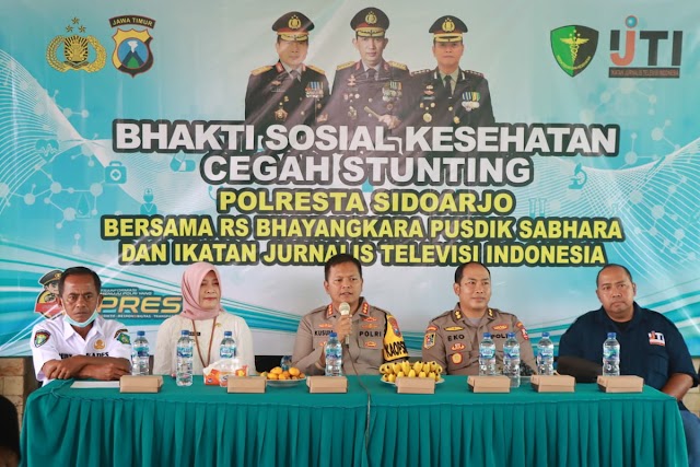Polisi Gelar Bakti Sosial Kesehatan di Kedung Rawan Krembung