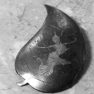 Large leaf brooch Niello