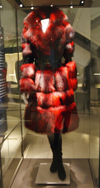 Fashion Follows Form: Designs for Sitting Exhibit at Royal Onario Museum (ROM) in Toronto, culture, exhibition, art, art matters, wheelchair, clothing, izzy camilleri, disabled, men, women, designer, canadian, Canada, the purple scarf, melanie.ps, meryl streep, fur coat, devil wears prada