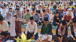 Warga Kota Bandar Lampung melaksanakan Salat Idul Adha di Lapangan Kalpataru
