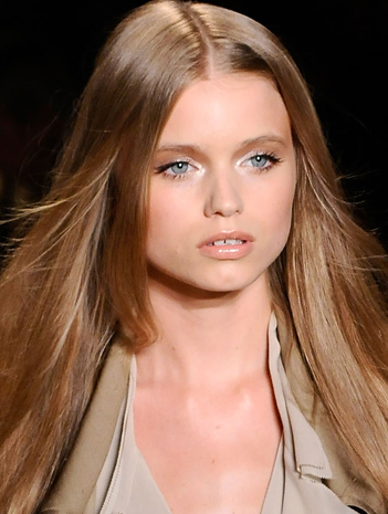 Abbey lee kershaw has swopped her natural brown locks for platinum blond 