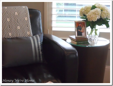 Dining table, sitting room 029