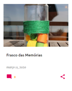 frasco com tiras de papeis enrolados