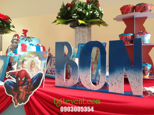 Trang trí thôi nôi sinh nhật chủ đề Spiderman